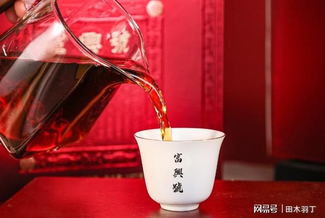 普洱成白领解压新伙伴麻将胡了写字楼午后：(图3)